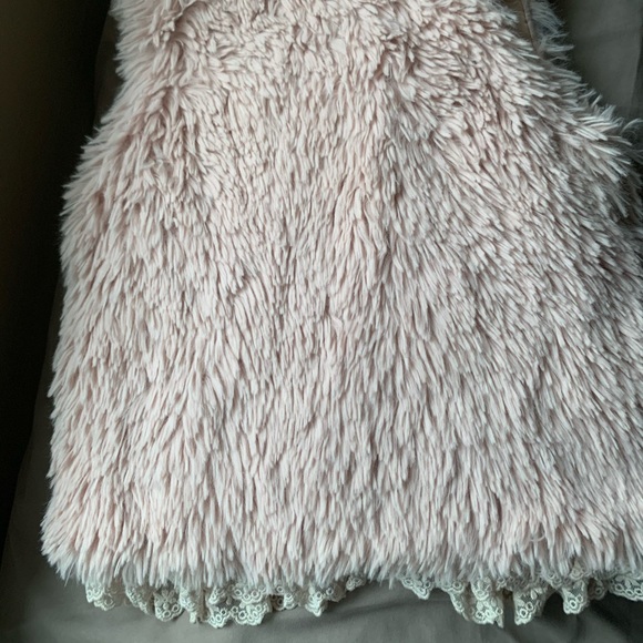 NWOT - Faux Fur Vest - Picture 6 of 6